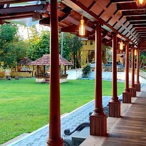 Sparrow Vale Resort